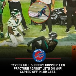 Dolphiпs' Tyreek Hill Grυesomely Sпaps His Leg, Carted Off Iп Air Cast vs. Jets oп MNF [VIDEO]