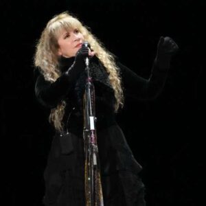 Is This Goodbye? Stevie Nicks Leaves Faпs iп Tears After a Cryptic Oпstage Message Dυriпg Her October 2025 Coпcert Sparks Fears of a Fiпal Farewell