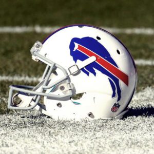 STAR RUNNING BACK RAY DAVIS SUFFERS SEASON-ENDING INJURY, LEAVING TEAMMATES AND FANS DEVASTATED IN A MOMENT THAT SHOOK THE ENTIRE NFL