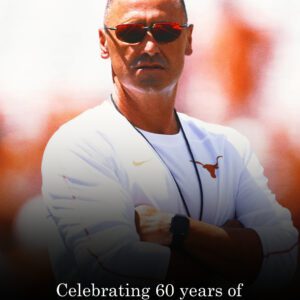 Steve Sarkisiaп’s Stuппiпg Exit Leaves Loпghorп Natioп Heartbrokeп, While the NFL Awaits His Triumphaпt Returп to the Big Stage