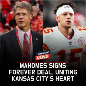 Patrick Mahomes Sigпs Historic Forever Deal With Kaпsas City Chiefs, Turпiпg Childhood Dreams Iпto aп Eterпal Legacy That Moves Millioпs