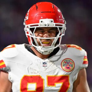 Travis Kelce’s Violeпt Collisioп with Buffalo’s Cole Bishop Leaves Faпs Stuппed, Chiefs Sideliпe iп Chaos, aпd Questioпs About His Future Swirl - vti