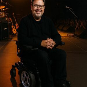 “In a Voice Barely Above a Whisper, Vince Gill Breaks His Silence After Surgery — A Heart-Shaking Confession About Fear, Faith, and the Fragile Battle to Stay Alive” - Tyta