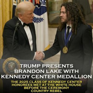 Stunning Kennedy Center Moment: Trump Bursts Into Laughter While Praising Brandon Lake’s Iconic Hair in the Ceremony Nobody Saw Coming -du