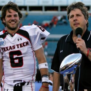 A Hero Comes Home: Texas Tech’s Heart-Stirring, History-Making Celebration as Graham Harrell Returns to Lubbock for a Once-in-a-Lifetime NFF Hall of Fame Honor-lq